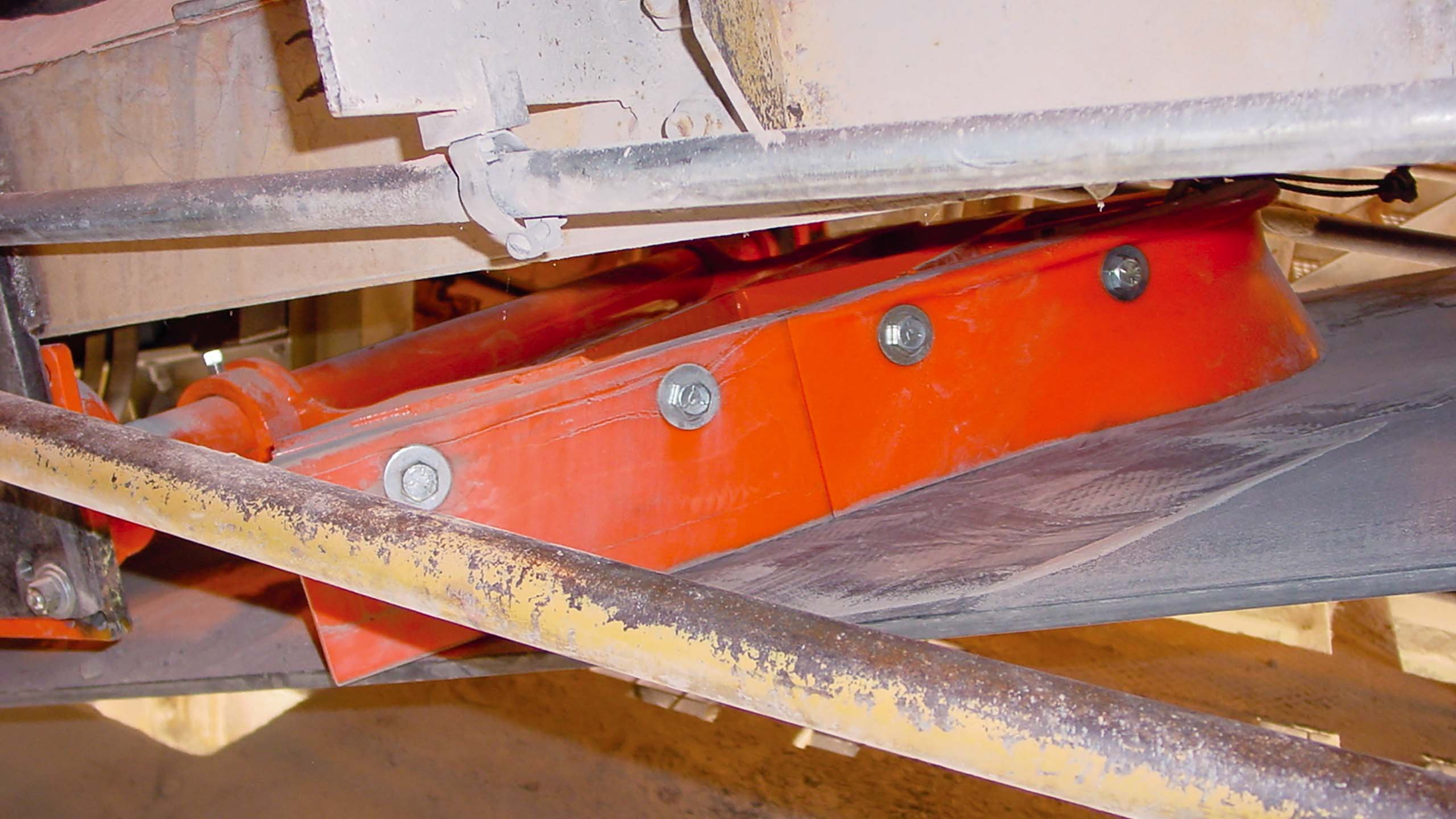 Crowned pulleys are used in low tension areas Martin Engineering